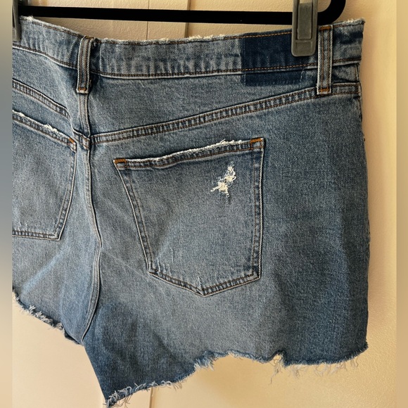 Abercrombie & Fitch NWT Mom Short‎ High Rise Curve Love Jean Shorts Size 20 - Picture 12 of 12